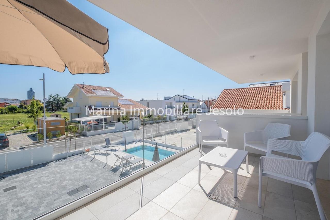 Per Mar Lägenhet Lido di Jesolo Exteriör bild