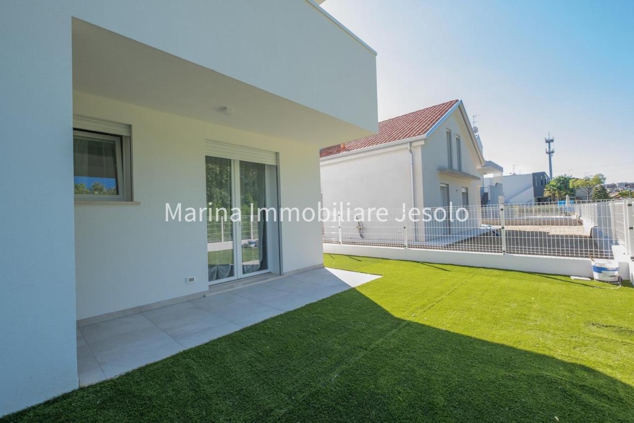Per Mar Lägenhet Lido di Jesolo Exteriör bild