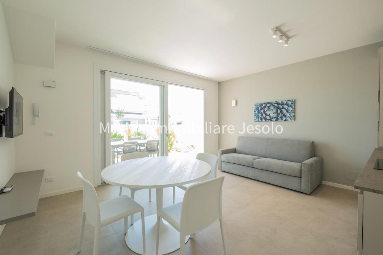 Per Mar Lägenhet Lido di Jesolo Exteriör bild