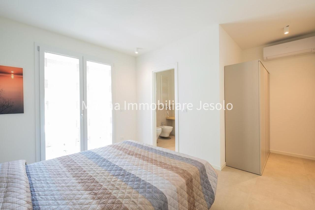 Per Mar Lägenhet Lido di Jesolo Exteriör bild